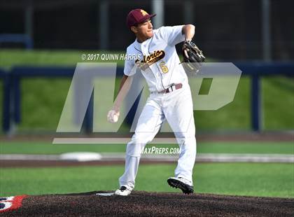 Thumbnail 2 in Solorio vs. Simeon photogallery.