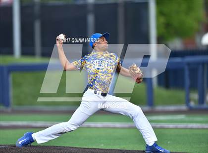 Thumbnail 2 in Solorio vs. Simeon photogallery.