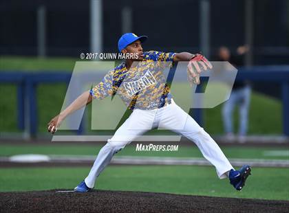 Thumbnail 3 in Solorio vs. Simeon photogallery.