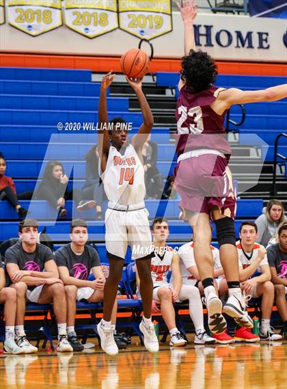 Thumbnail 2 in Marlboro Central vs. O'Neill (Officials vs Cancer Tournament) photogallery.