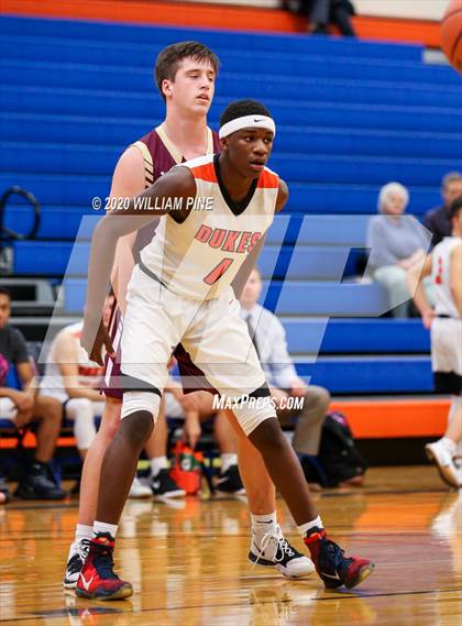 Thumbnail 3 in Marlboro Central vs. O'Neill (Officials vs Cancer Tournament) photogallery.