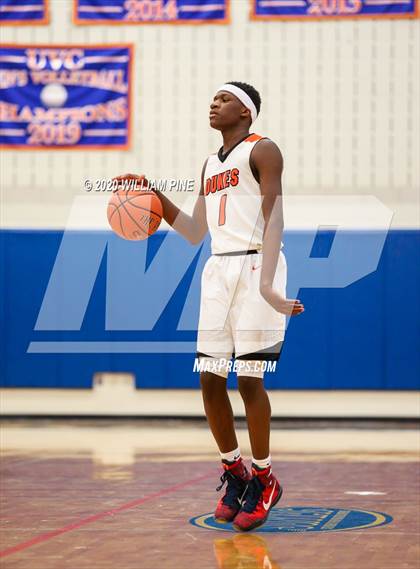 Thumbnail 3 in Marlboro Central vs. O'Neill (Officials vs Cancer Tournament) photogallery.