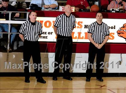 Thumbnail 2 in Holy Cross vs. Notre Dame Academy (35th District Championship) photogallery.