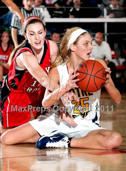 Thumbnail 3 in Holy Cross vs. Notre Dame Academy (35th District Championship) photogallery.
