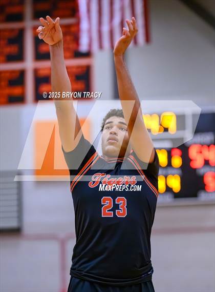 Thumbnail 3 in Cheyenne Wells vs. Stanton County photogallery.