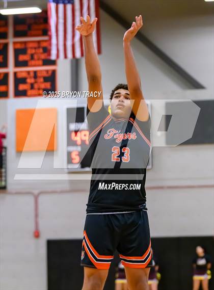 Thumbnail 2 in Cheyenne Wells vs. Stanton County photogallery.