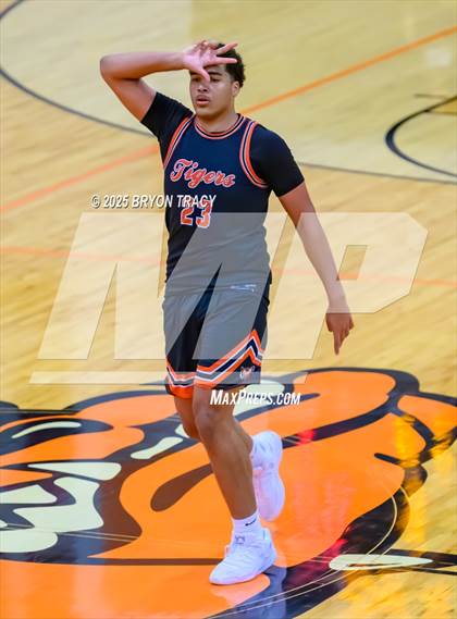 Thumbnail 2 in Cheyenne Wells vs. Stanton County photogallery.