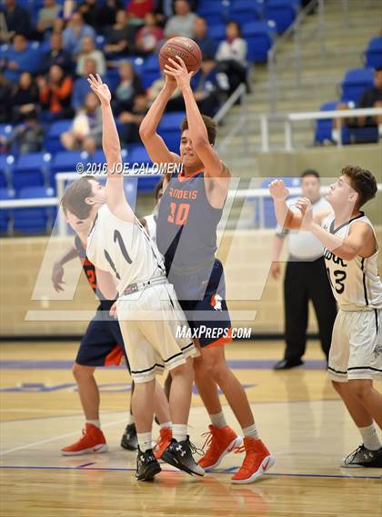 Thumbnail 3 in Brandeis vs. Clark photogallery.