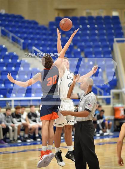 Thumbnail 2 in Brandeis vs. Clark photogallery.