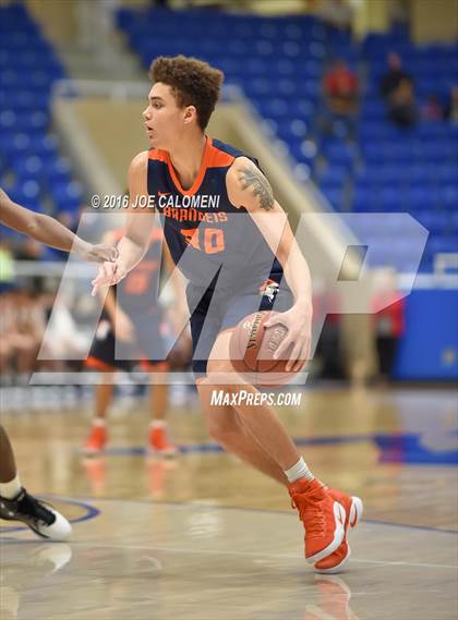 Thumbnail 3 in Brandeis vs. Clark photogallery.
