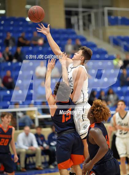 Thumbnail 1 in Brandeis vs. Clark photogallery.