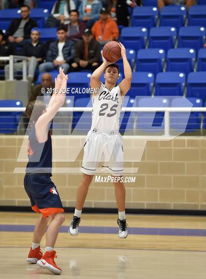 Thumbnail 3 in Brandeis vs. Clark photogallery.
