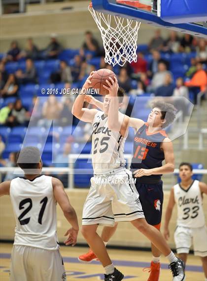 Thumbnail 3 in Brandeis vs. Clark photogallery.
