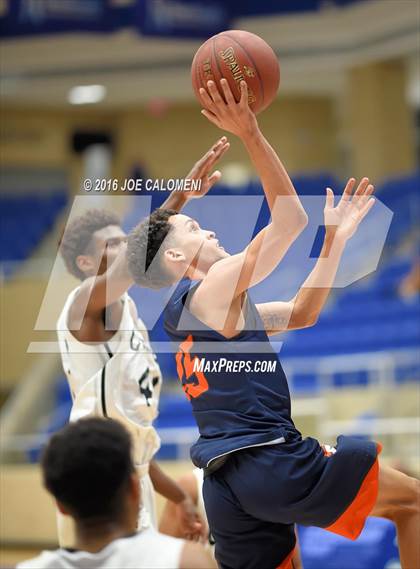 Thumbnail 1 in Brandeis vs. Clark photogallery.