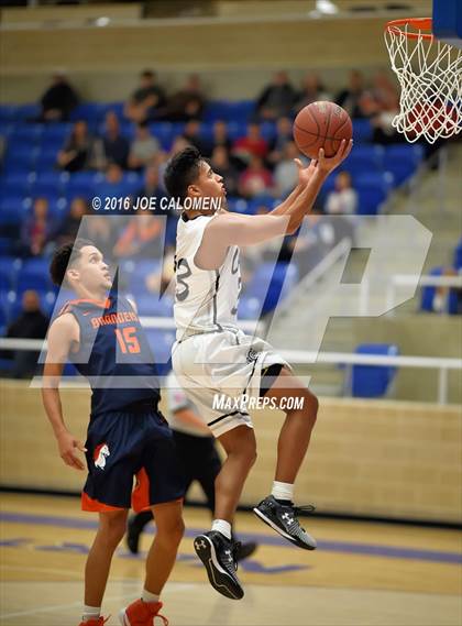 Thumbnail 3 in Brandeis vs. Clark photogallery.