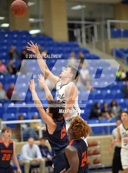 Thumbnail 2 in Brandeis vs. Clark photogallery.