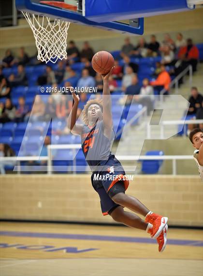 Thumbnail 2 in Brandeis vs. Clark photogallery.