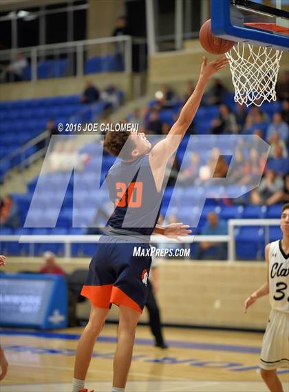 Thumbnail 2 in Brandeis vs. Clark photogallery.