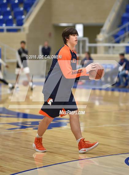Thumbnail 1 in Brandeis vs. Clark photogallery.