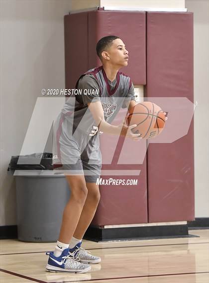Thumbnail 3 in Menlo-Atherton vs.Rancho Mirage (Frosh) (Rancho Mirage Holiday Invitational) photogallery.