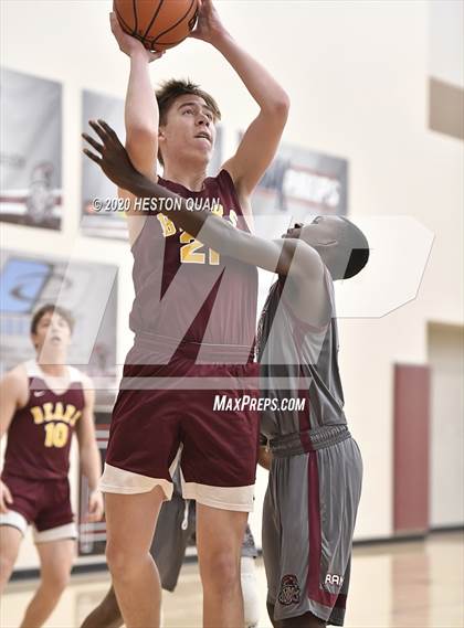 Thumbnail 2 in Menlo-Atherton vs.Rancho Mirage (Frosh) (Rancho Mirage Holiday Invitational) photogallery.
