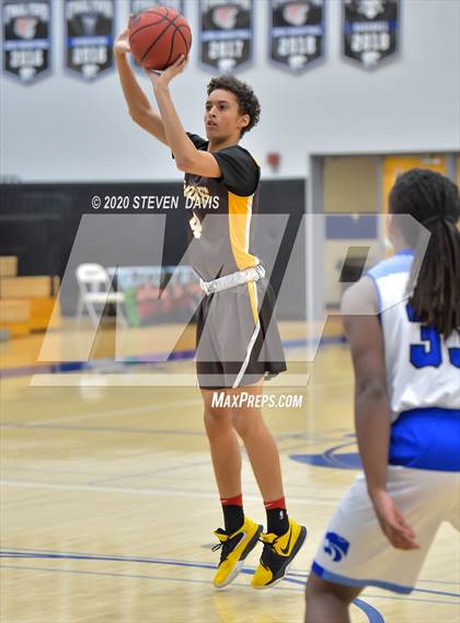 Thumbnail 1 in Marcos de Niza vs Mesquite photogallery.
