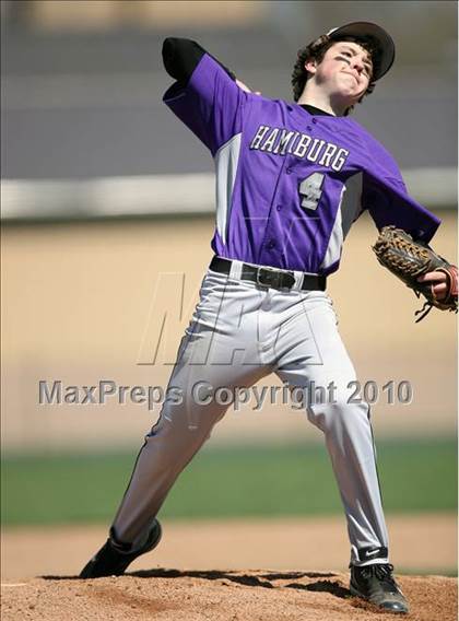 Thumbnail 2 in Gowanda @ Hamburg photogallery.