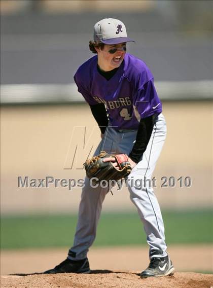 Thumbnail 2 in Gowanda @ Hamburg photogallery.
