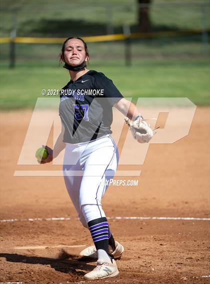 Thumbnail 1 in El Camino vs. Carlsbad photogallery.