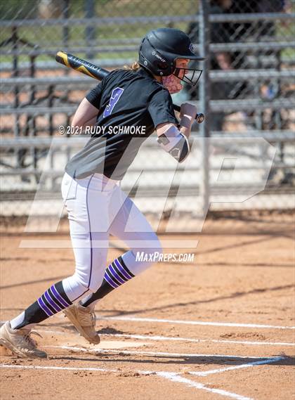 Thumbnail 2 in El Camino vs. Carlsbad photogallery.