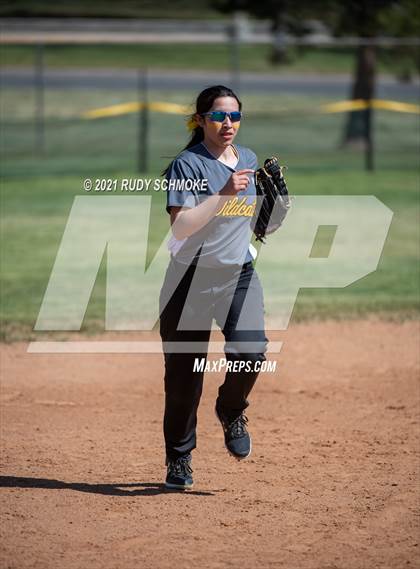 Thumbnail 2 in El Camino vs. Carlsbad photogallery.