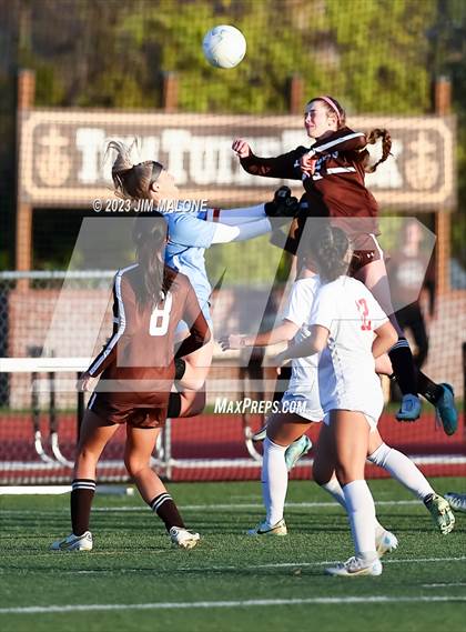 Thumbnail 3 in Carondelet @ Saint Francis (CIFState Regional NorCal Div 1 Final) photogallery.