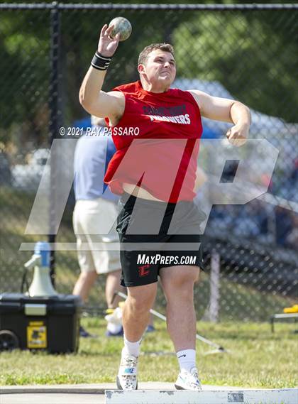 Thumbnail 1 in Section XI Boys Track Championships photogallery.