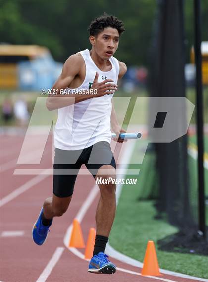 Thumbnail 2 in Section XI Boys Track Championships photogallery.