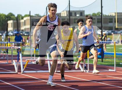 Thumbnail 1 in Section XI Boys Track Championships photogallery.