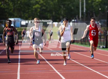 Thumbnail 1 in Section XI Boys Track Championships photogallery.