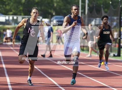 Thumbnail 1 in Section XI Boys Track Championships photogallery.