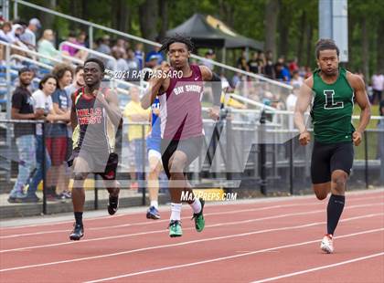 Thumbnail 1 in Section XI Boys Track Championships photogallery.