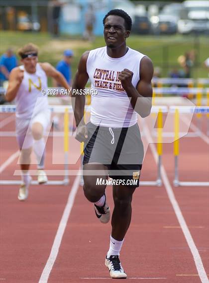 Thumbnail 2 in Section XI Boys Track Championships photogallery.