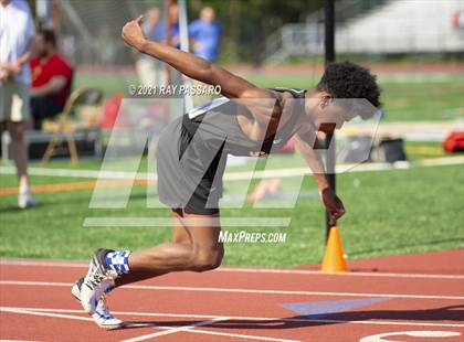 Thumbnail 1 in Section XI Boys Track Championships photogallery.