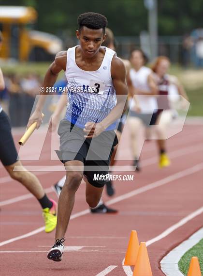 Thumbnail 2 in Section XI Boys Track Championships photogallery.