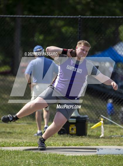 Thumbnail 2 in Section XI Boys Track Championships photogallery.