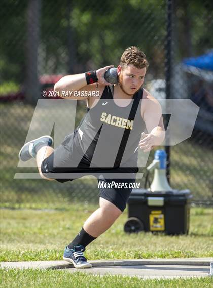 Thumbnail 1 in Section XI Boys Track Championships photogallery.