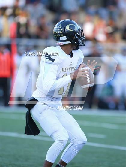 Thumbnail 3 in Mater Dei Catholic vs. Olympian (CIF SDS Division 2 Final) photogallery.