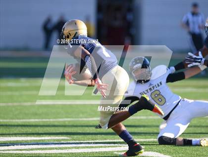 Thumbnail 3 in Mater Dei Catholic vs. Olympian (CIF SDS Division 2 Final) photogallery.