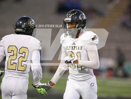 Thumbnail 3 in Mater Dei Catholic vs. Olympian (CIF SDS Division 2 Final) photogallery.
