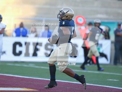 Thumbnail 3 in Mater Dei Catholic vs. Olympian (CIF SDS Division 2 Final) photogallery.