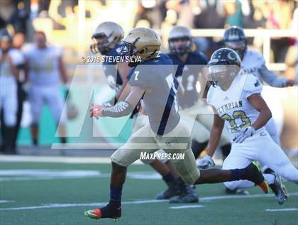 Thumbnail 3 in Mater Dei Catholic vs. Olympian (CIF SDS Division 2 Final) photogallery.