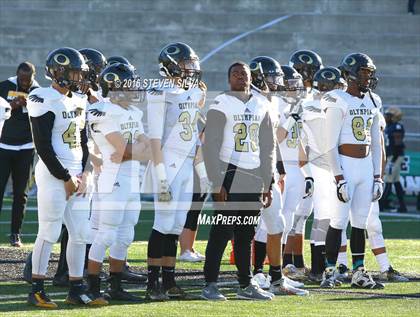 Thumbnail 2 in Mater Dei Catholic vs. Olympian (CIF SDS Division 2 Final) photogallery.
