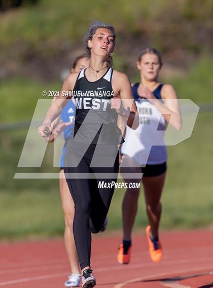 Thumbnail 3 in Metro Conference Track and Field Meet (4X400 Meter) photogallery.